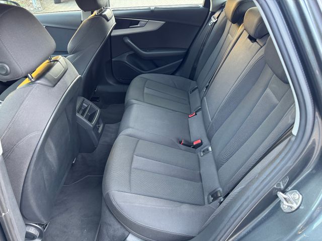 Audi A4 Avant 40 TDI quattro S line Audi A4 Avant 40 TDI quattro S line