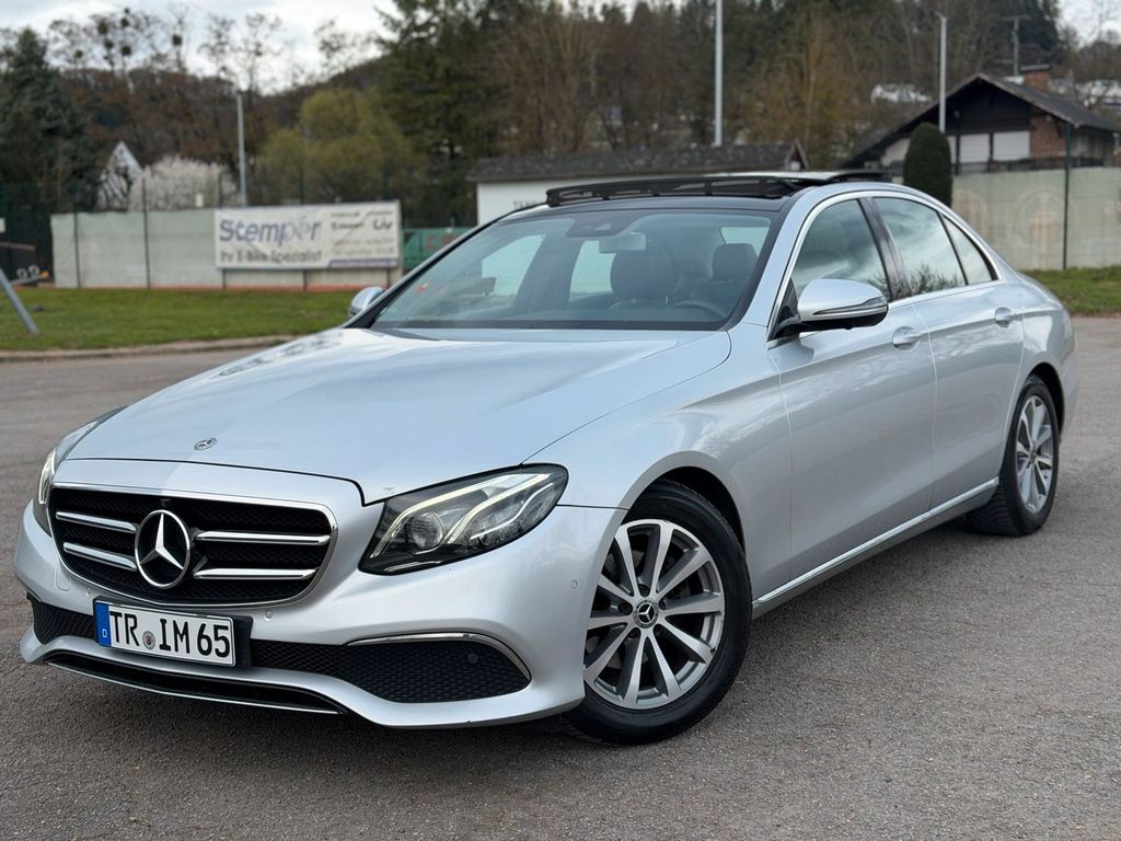 Image of Mercedes-Benz E 200