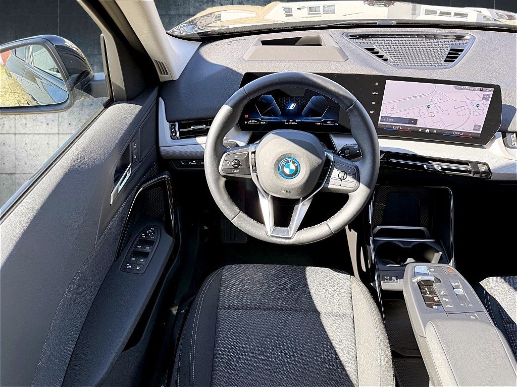 BMW X1 xDrive25e Navi,Head-Up,Komfortz.,Shzg,LED,RFK foto 9