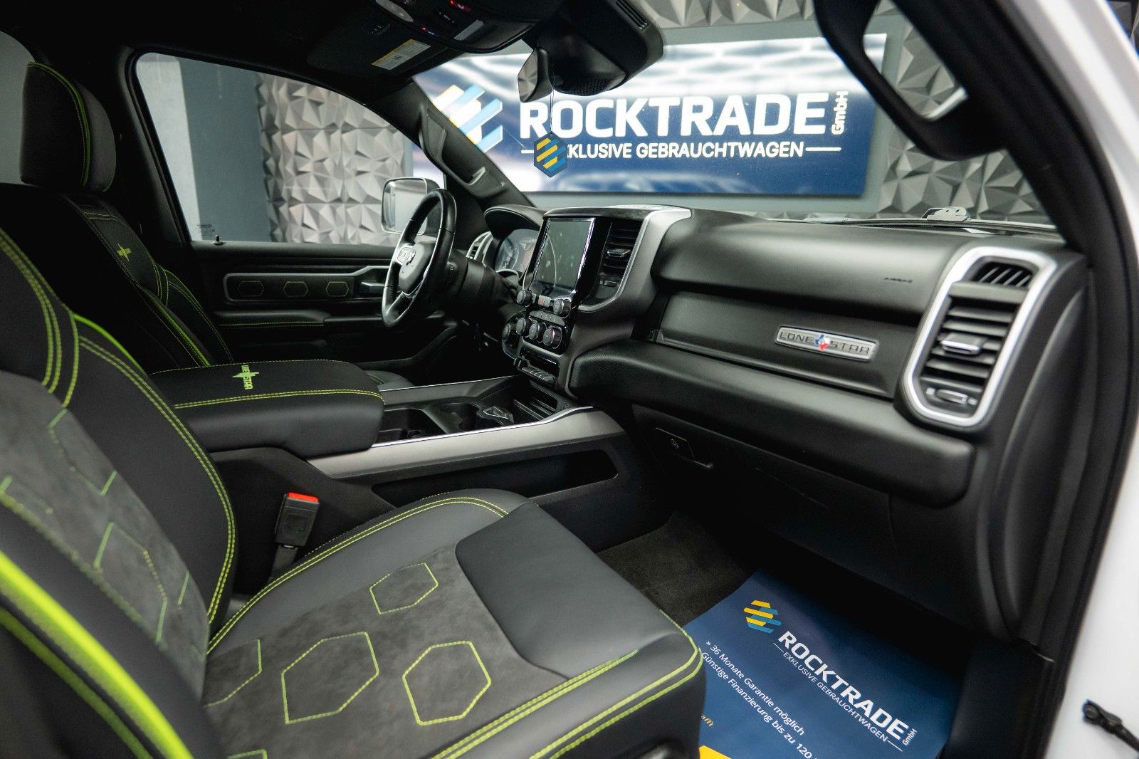 Fahrzeugabbildung Dodge RAM 5.7 V8 HEMI 4x4 OFFROAD Night-Paket LONGBED