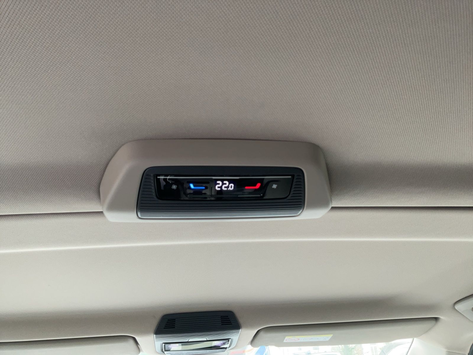 Fahrzeugabbildung Volkswagen T7 Multivan 2.0 TDI Style AHK Matrix Standhzg SH