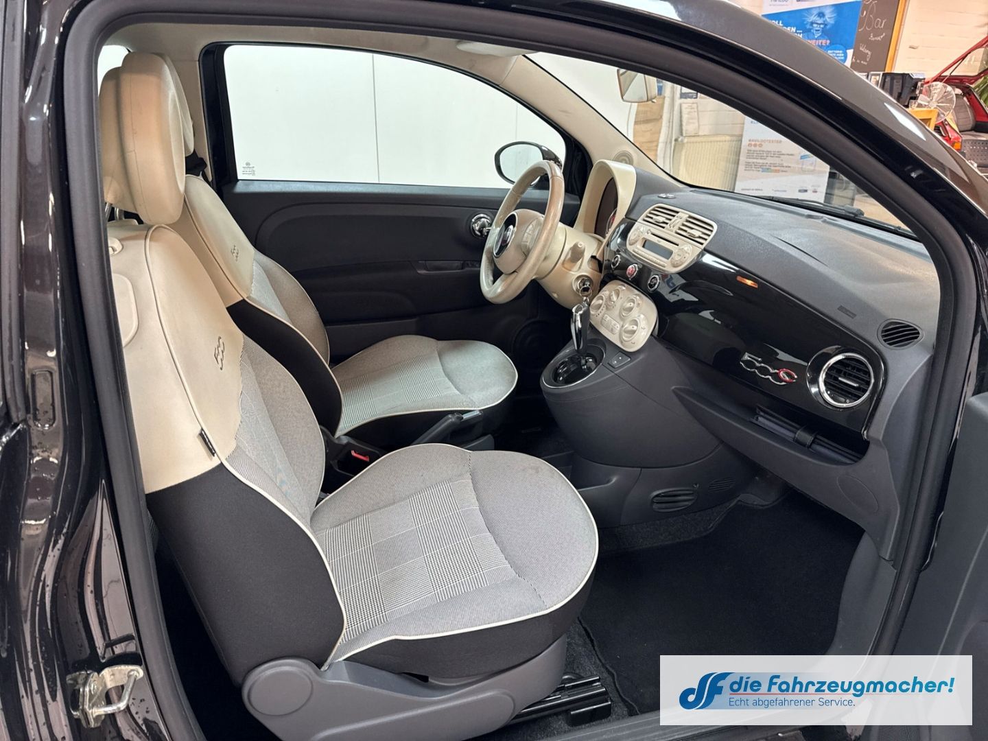 Fahrzeugabbildung Fiat 500 Lounge Faltdach PDC *IM KUNDENAUFTRAG