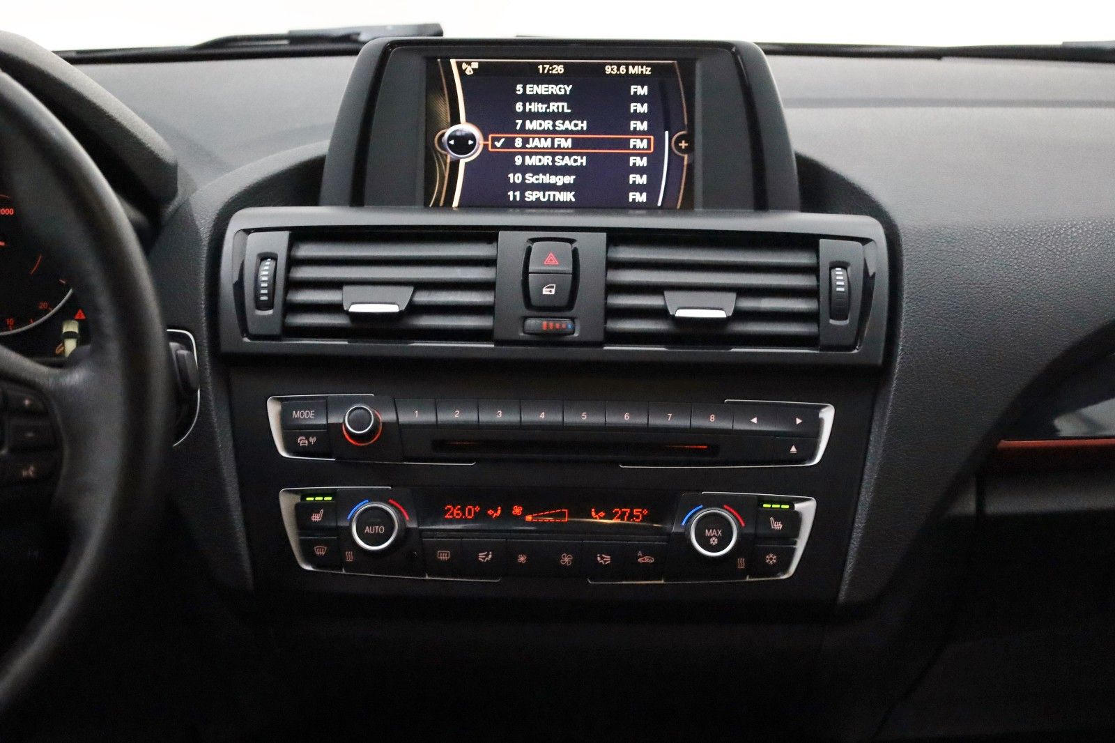 Fahrzeugabbildung BMW 118i Lim. 5-trg. Sport Line SH,PDC,SR+WR