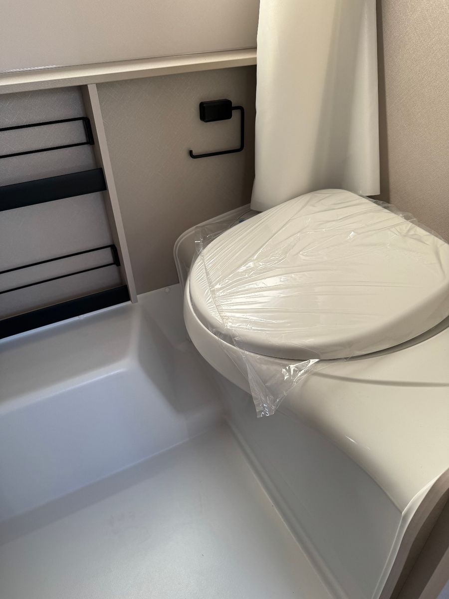 Fahrzeugabbildung HYMER / ERIBA / HYMERCAR Touring 542 - Harbour Blue