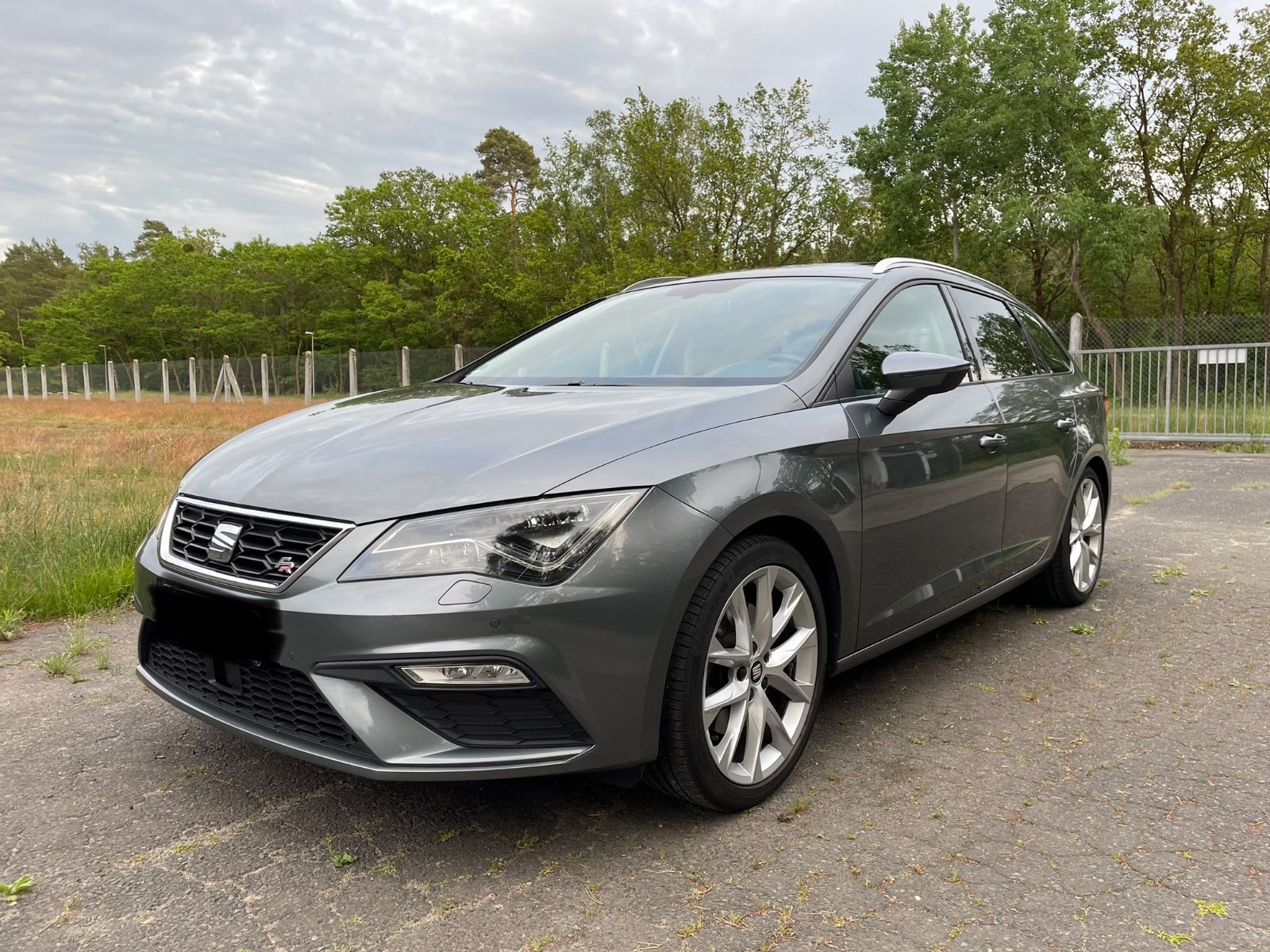 SEAT Leon ST 1.8 TSI 132kW Start&amp;Stop FR DSG FR