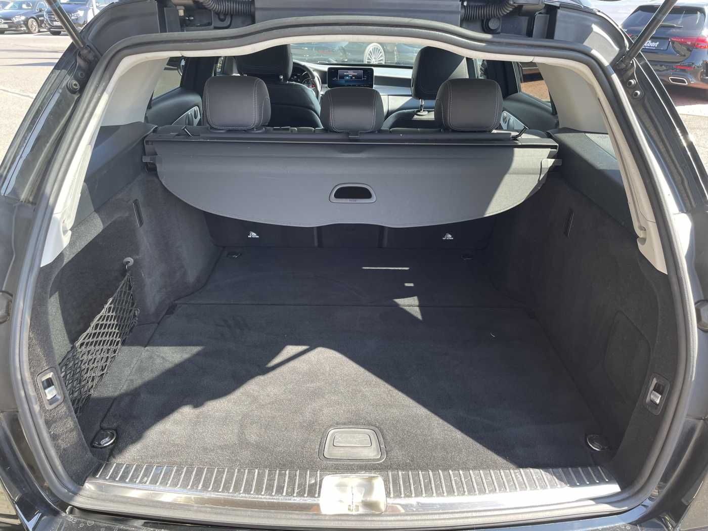 Fahrzeugabbildung Mercedes-Benz C 220 d T 9G Avantgarde R-Kamera+AHK +Burmester+