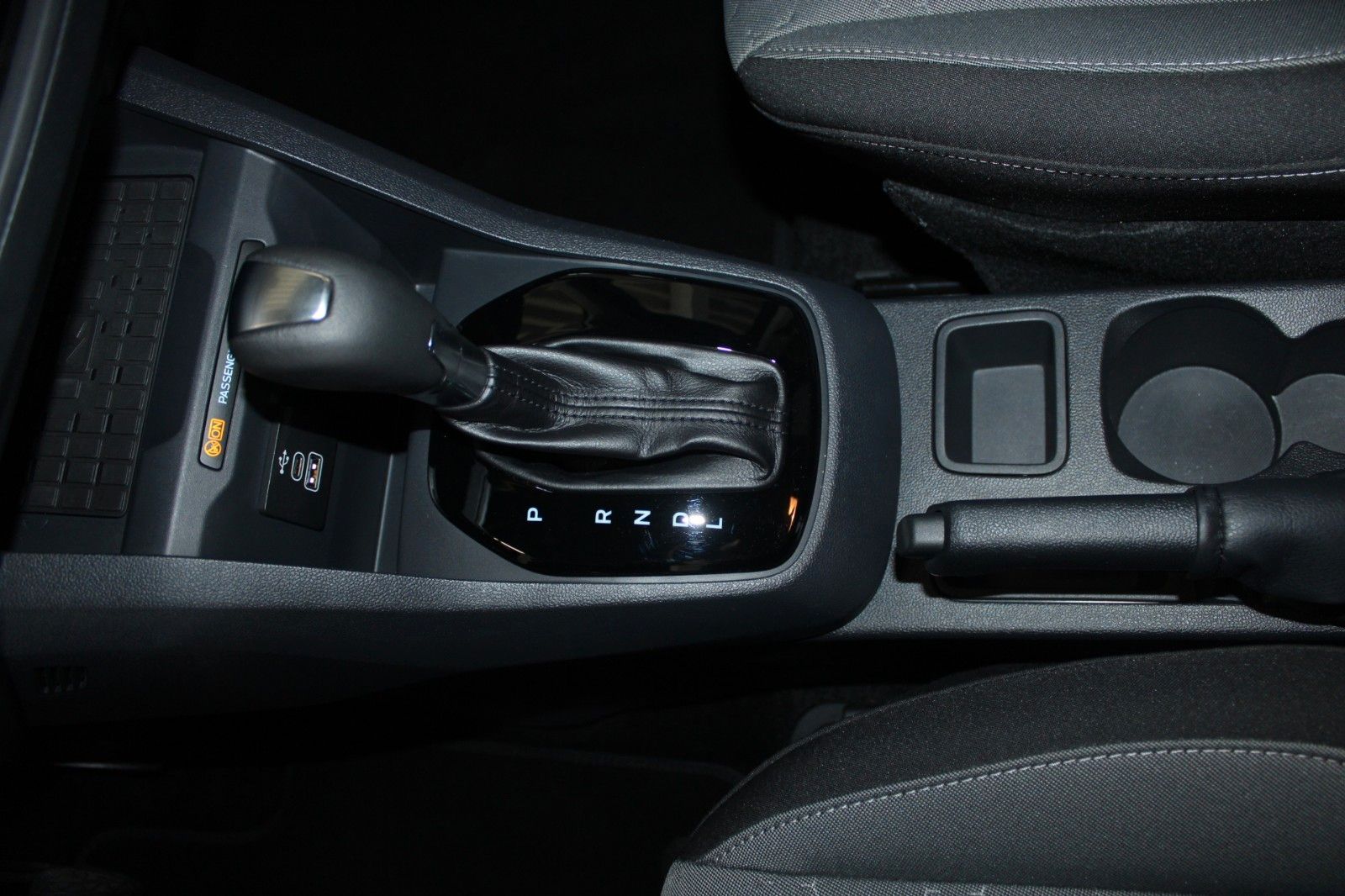 Fahrzeugabbildung Ford Tourneo Courier Titanium Automatik FahrerAssPak
