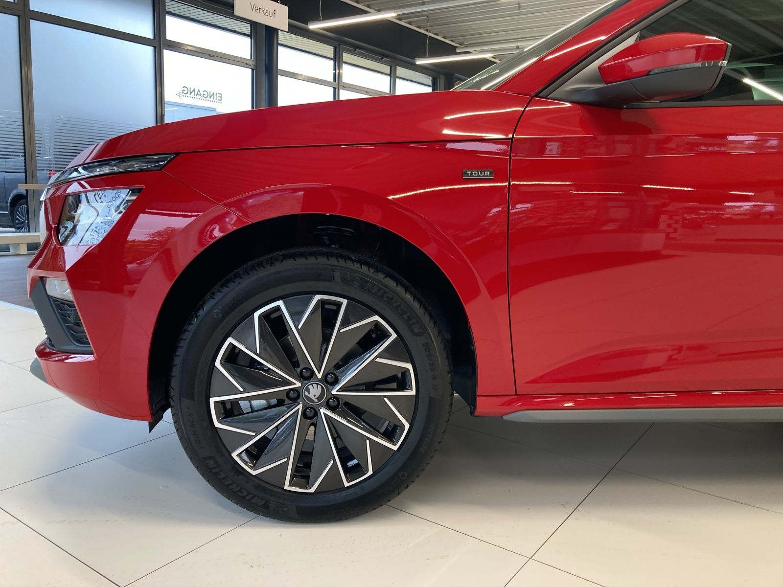 Fahrzeugabbildung SKODA Kamiq TOUR TSI MATRIX PANO DAB RÜCKFK