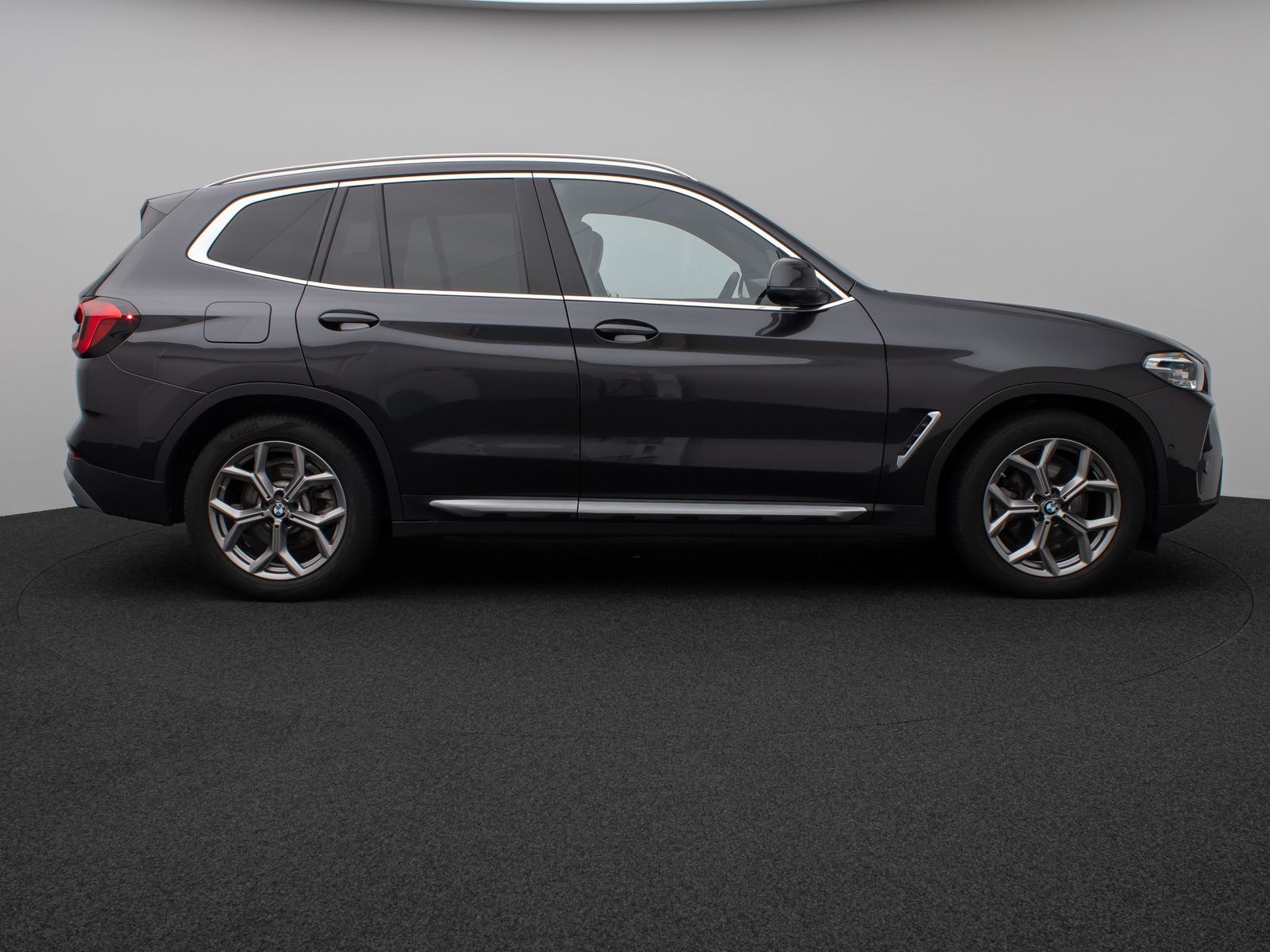 Fahrzeugabbildung BMW X3 xD20d Panor Kamera DAB HiFi Komfort Sport 19"