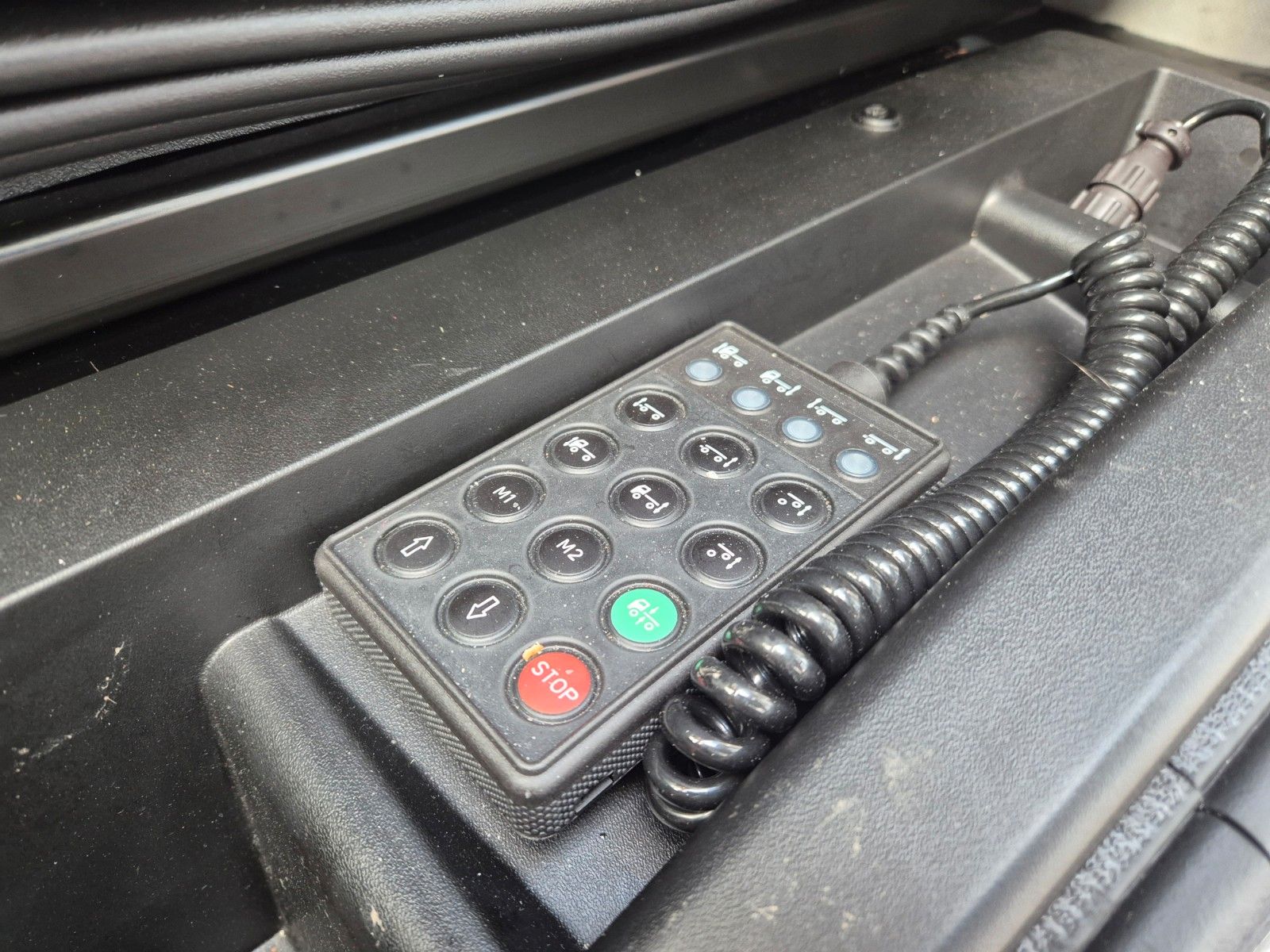 Fahrzeugabbildung Iveco AD190S40/FP Lamberet Mitsubishi LBW Tür AHK