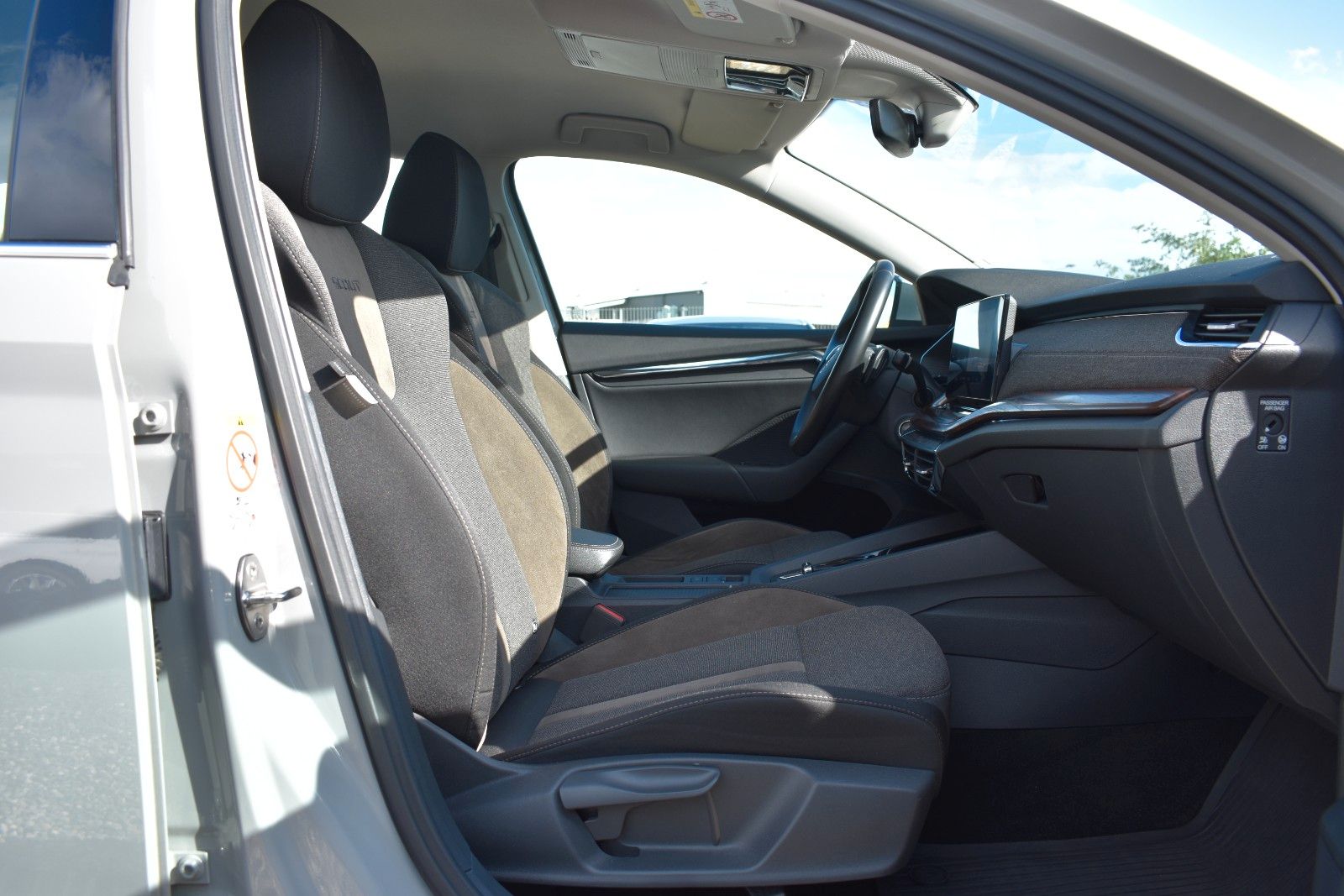Fahrzeugabbildung SKODA Octavia Combi Scout 4x4/KEYLESS/HUD/AHK/LED