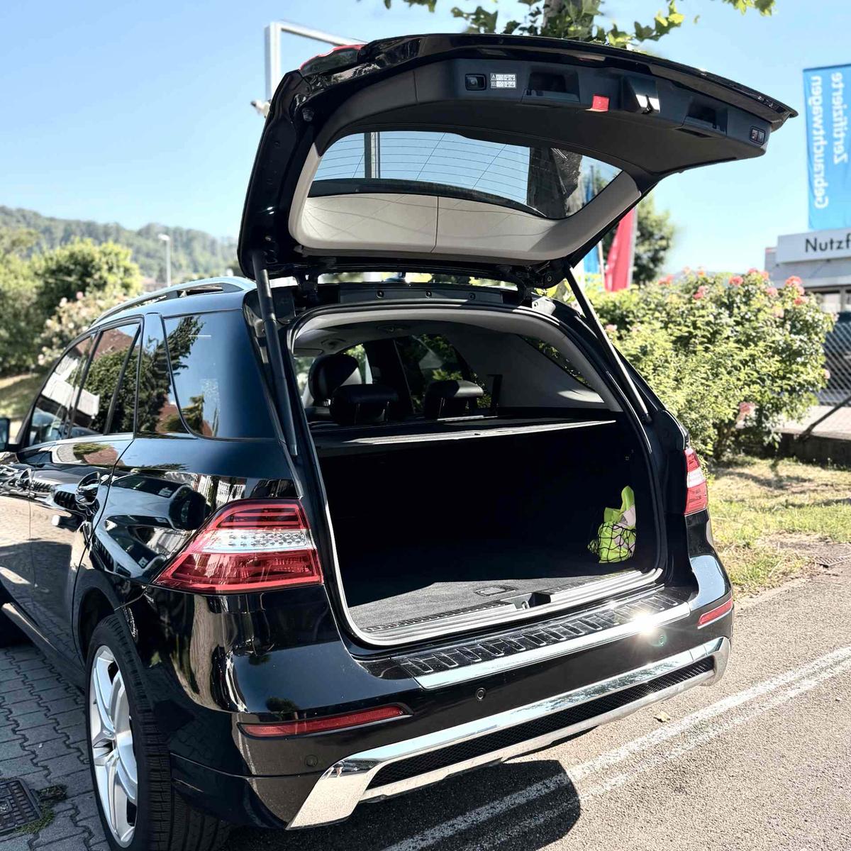 Mercedes-Benz ML 350 AMG-LINE/KAMERA/SHZ/MEM/PANO/AHK