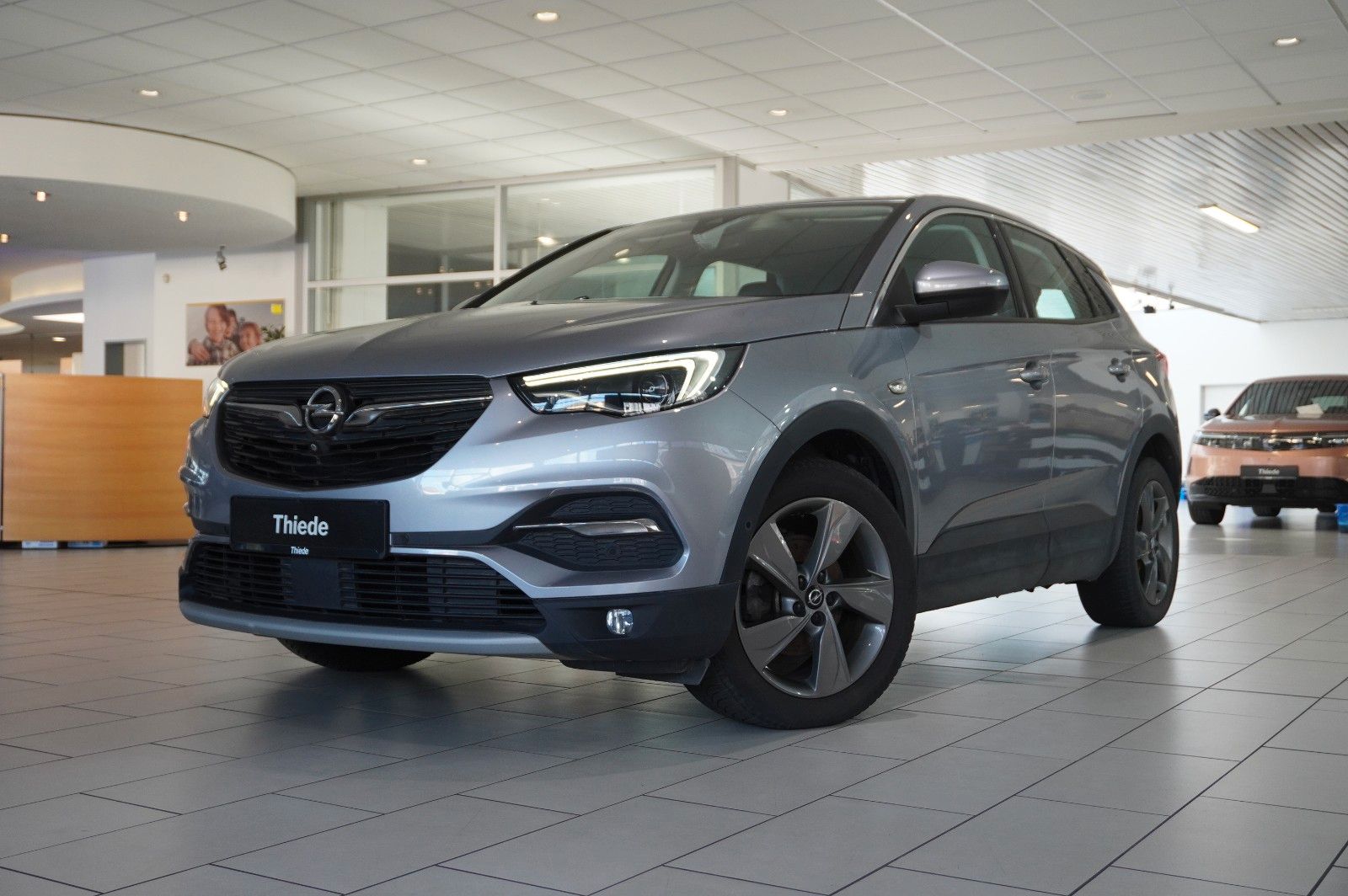 Fahrzeugabbildung Opel Grandland 1.5D ELEGANCE NAVI/LED/KAMERA/SPORT/SH