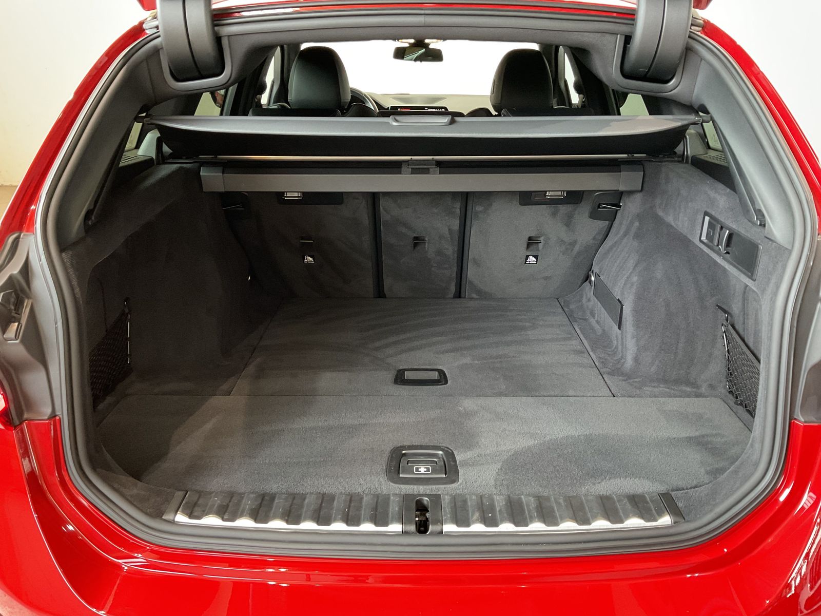 Fahrzeugabbildung BMW 320i Touring Sport Line M Lederlenkrad
