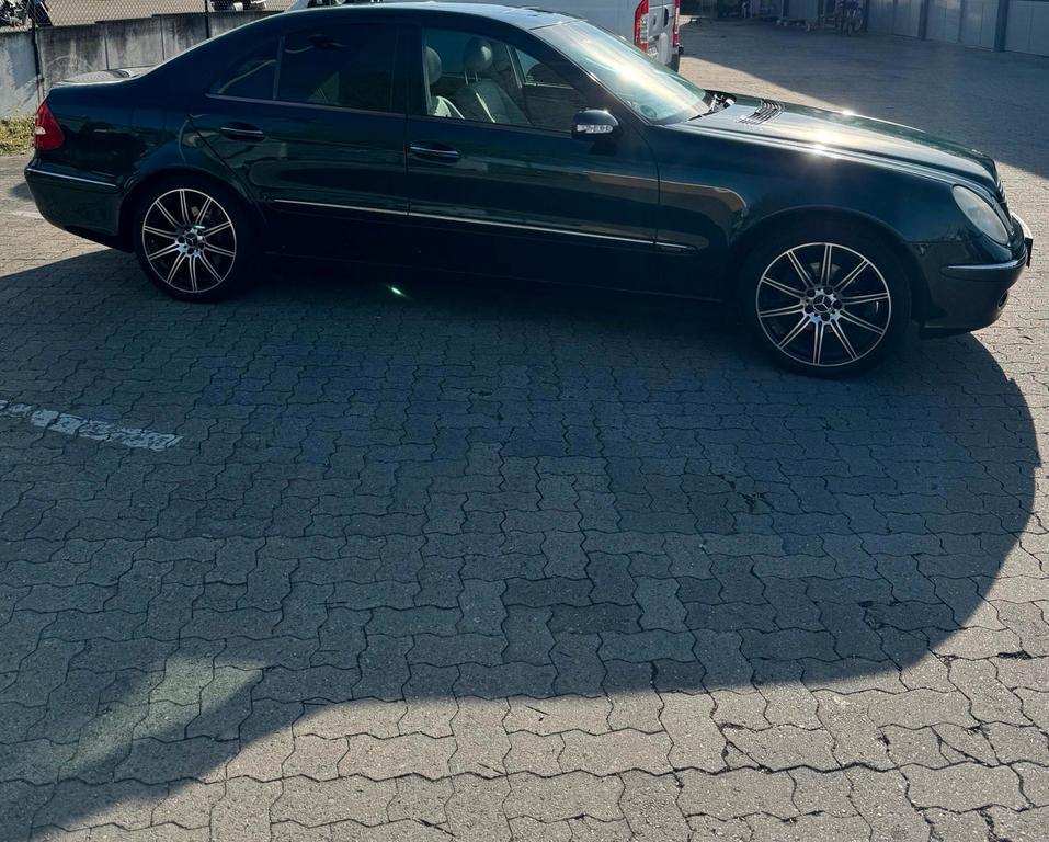 Mercedes-Benz E 200