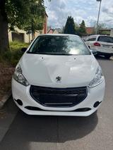 Peugeot 208 Like 3.HAND TÜV - Peugeot 208: Like