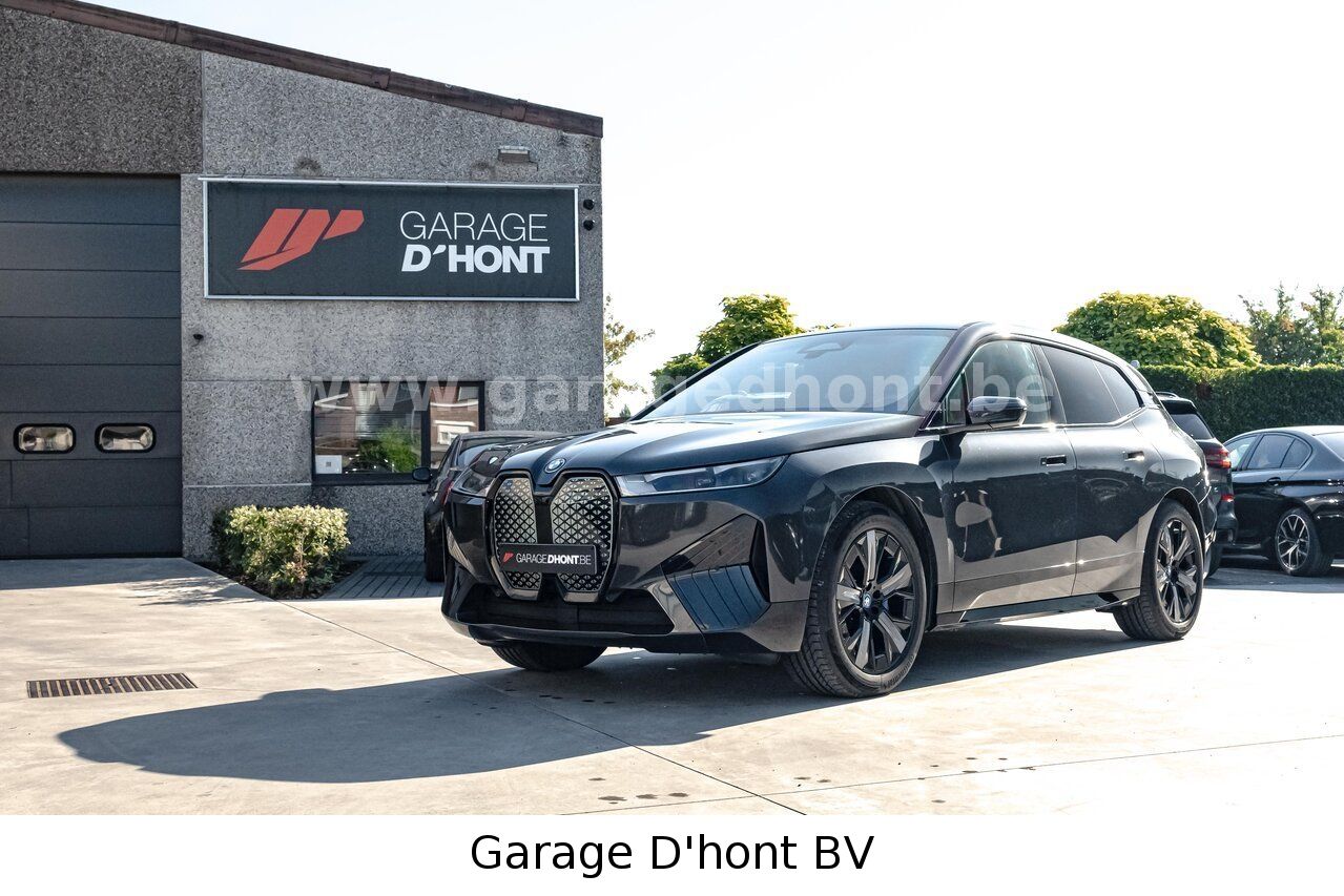 BMW iX xDrive 40e, M pack, parking+, zetel-en stuurw