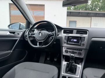 Volkswagen Golf - 10
