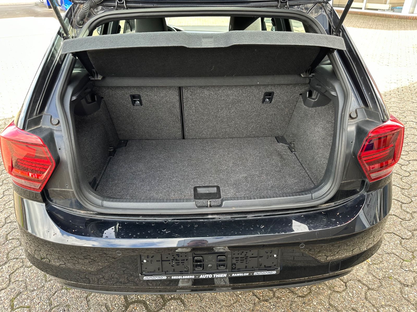 Fahrzeugabbildung Volkswagen Polo 1.6 TDI Highline Navi/SHZG/ParkAssist/BT