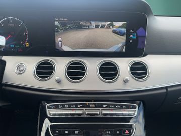 Mercedes E 220 - 12