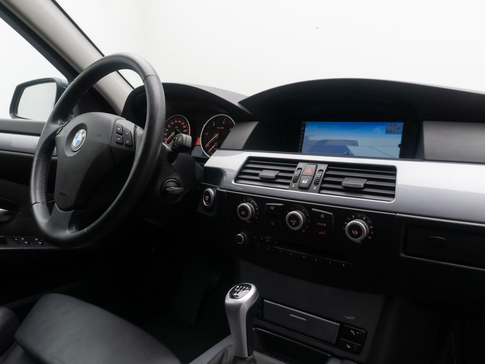 Fahrzeugabbildung BMW 520d Special Edition PDC NaviPro Memory Tempomat