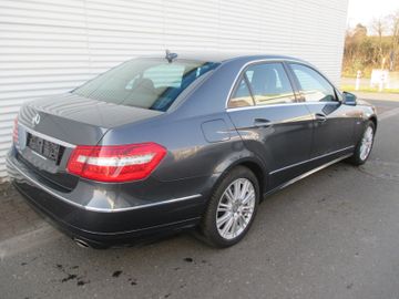 Mercedes E 300 - 4