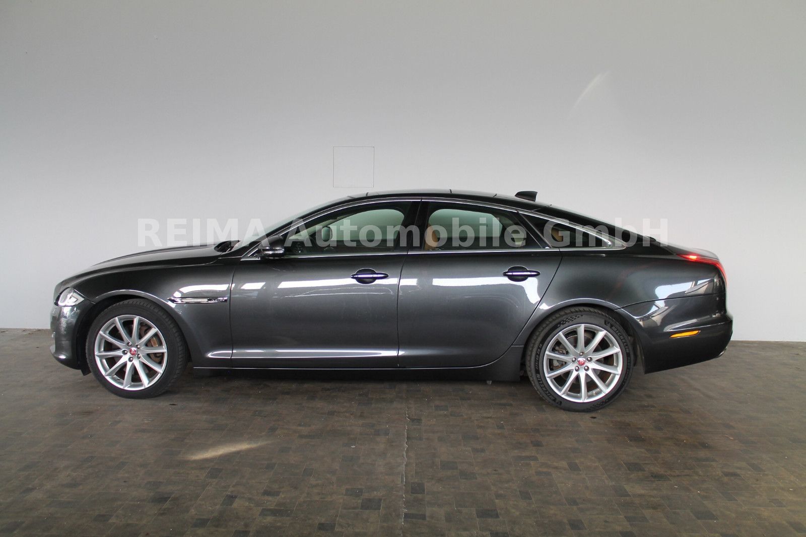 Fahrzeugabbildung Jaguar XJ Premium Luxury 3.0 V6 Diesel, LED, Meridian