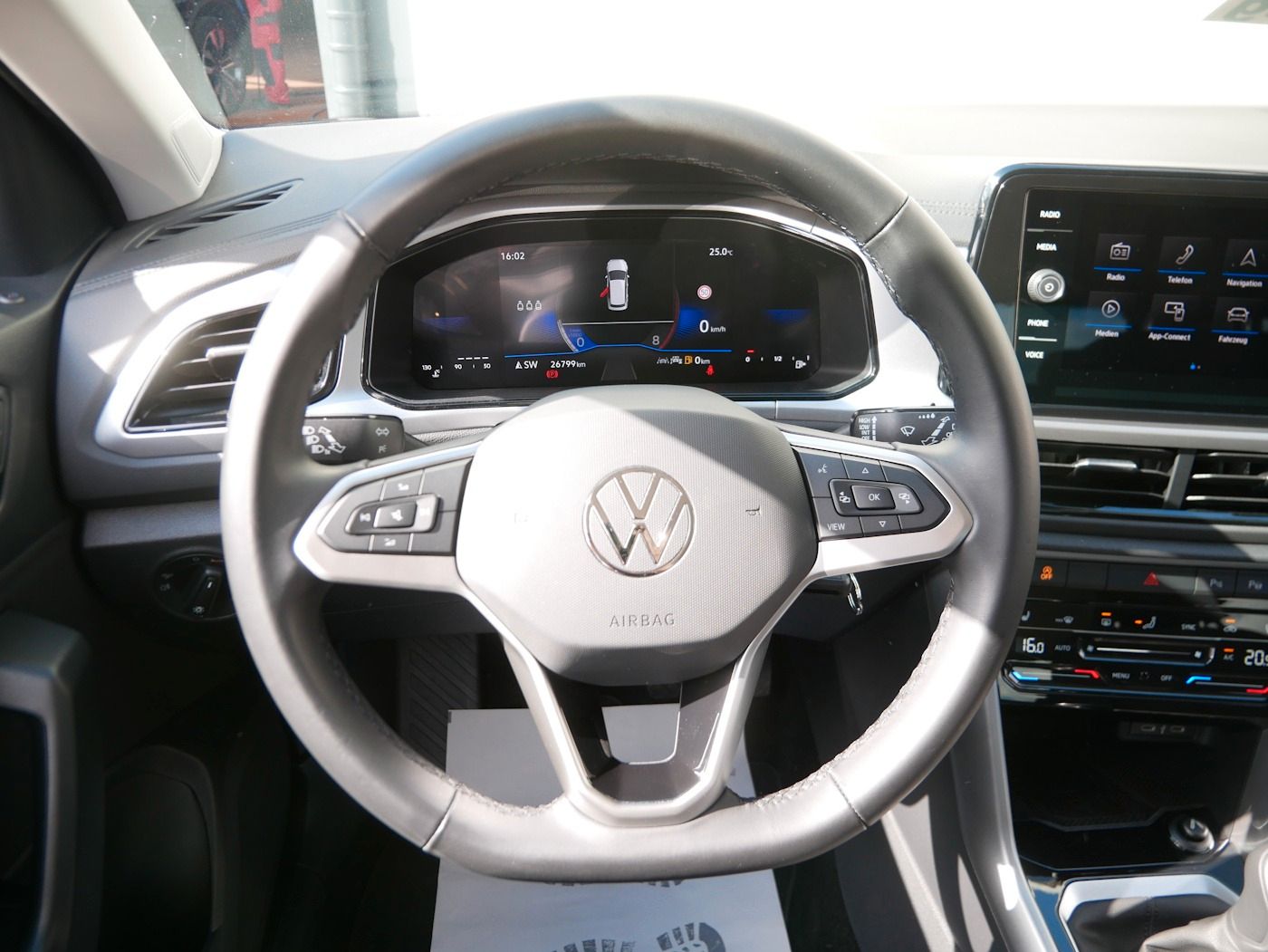 Fahrzeugabbildung Volkswagen T-Roc 1.0 TSI Life NEU35T LED NAVI SHZ Allwetter