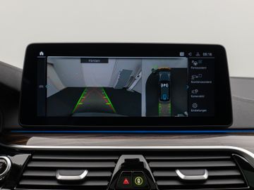 Fahrzeugabbildung BMW 530e xD Tour Luxury Line ACC HUD Pano Laser 360°