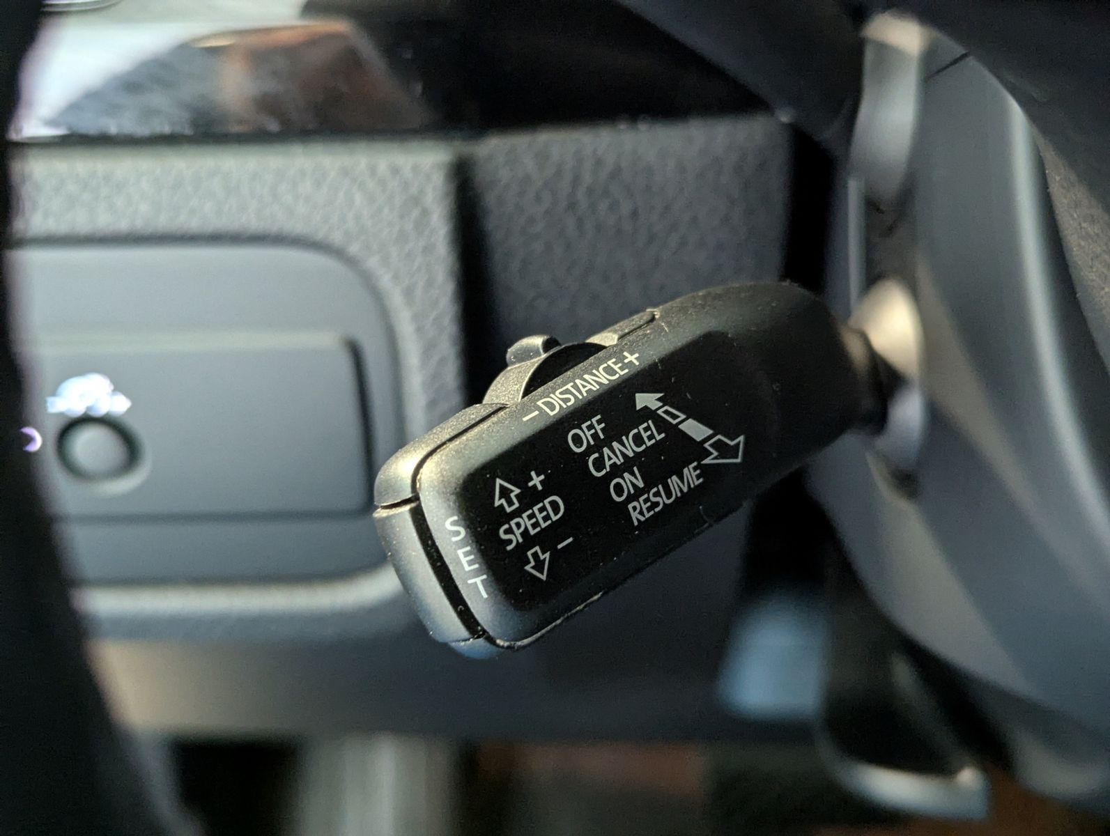 VW Touareg V6 TDI Terrain 4M StHz. Luft Pano AHK - Image 25