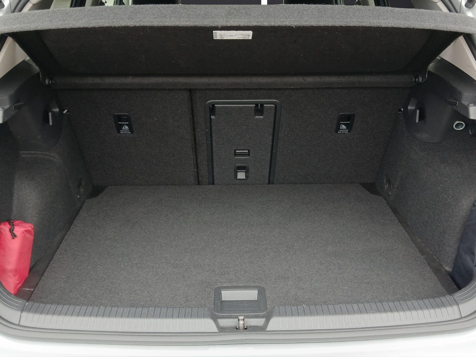 Fahrzeugabbildung Volkswagen Golf VIII TSI Active Standhzg. LEDplus Navi AID