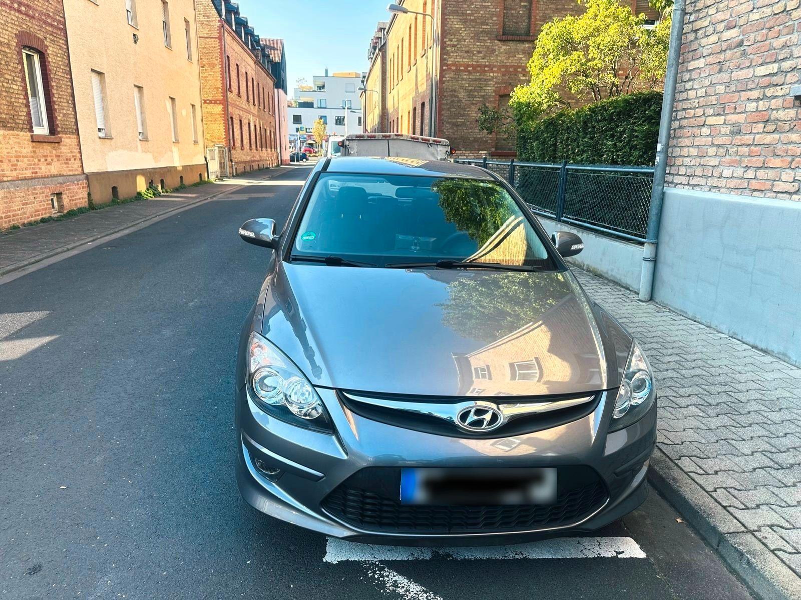 Hyundai i30 2011 — photo 7