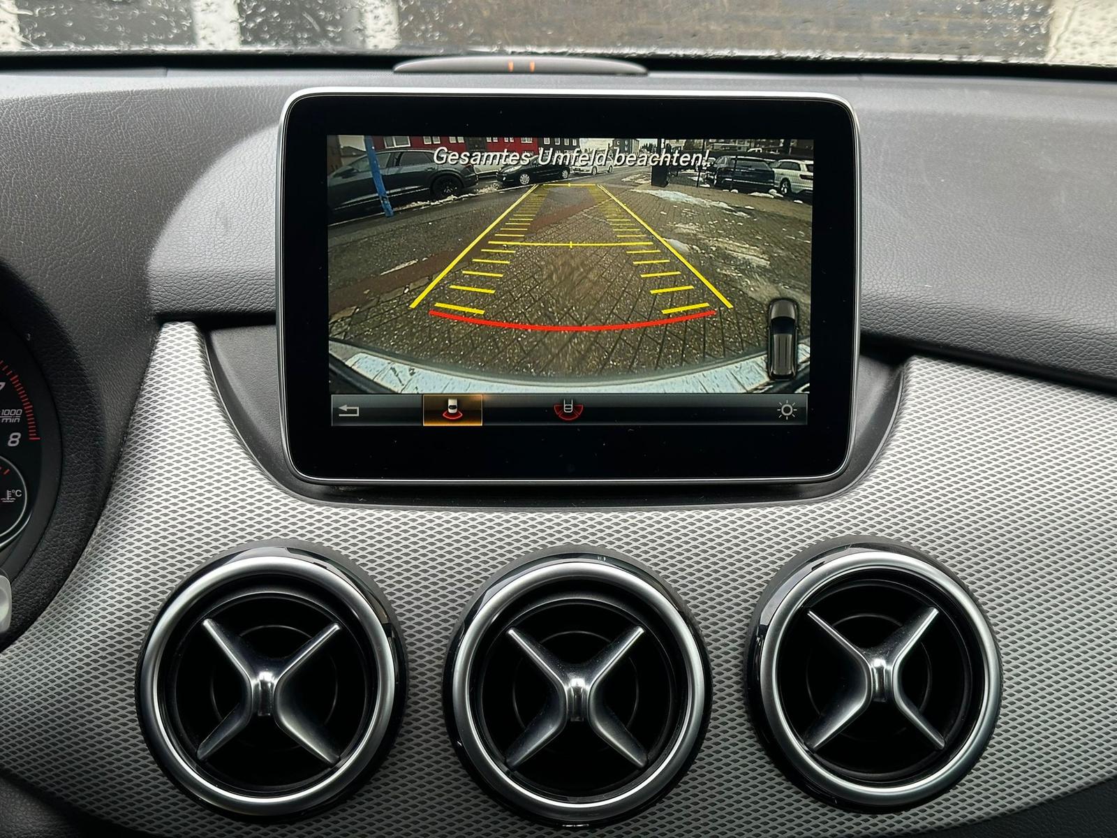 Mercedes-Benz B 180 *AUTOMATIK*KAMERA*NAVI*TEMP*LED*SHZ*LMF
