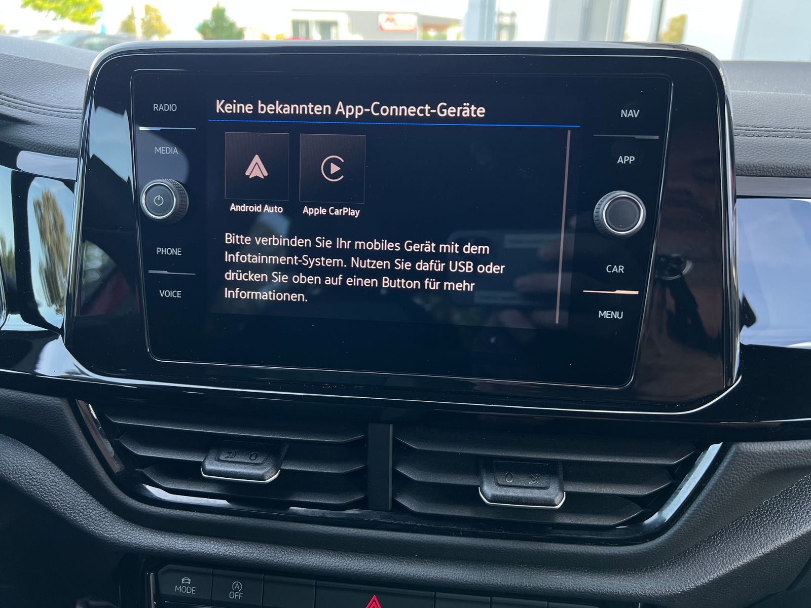 Fahrzeugabbildung Volkswagen T-Roc R-Line 1.5 TSI DSG *Black Style, AHK, LED,