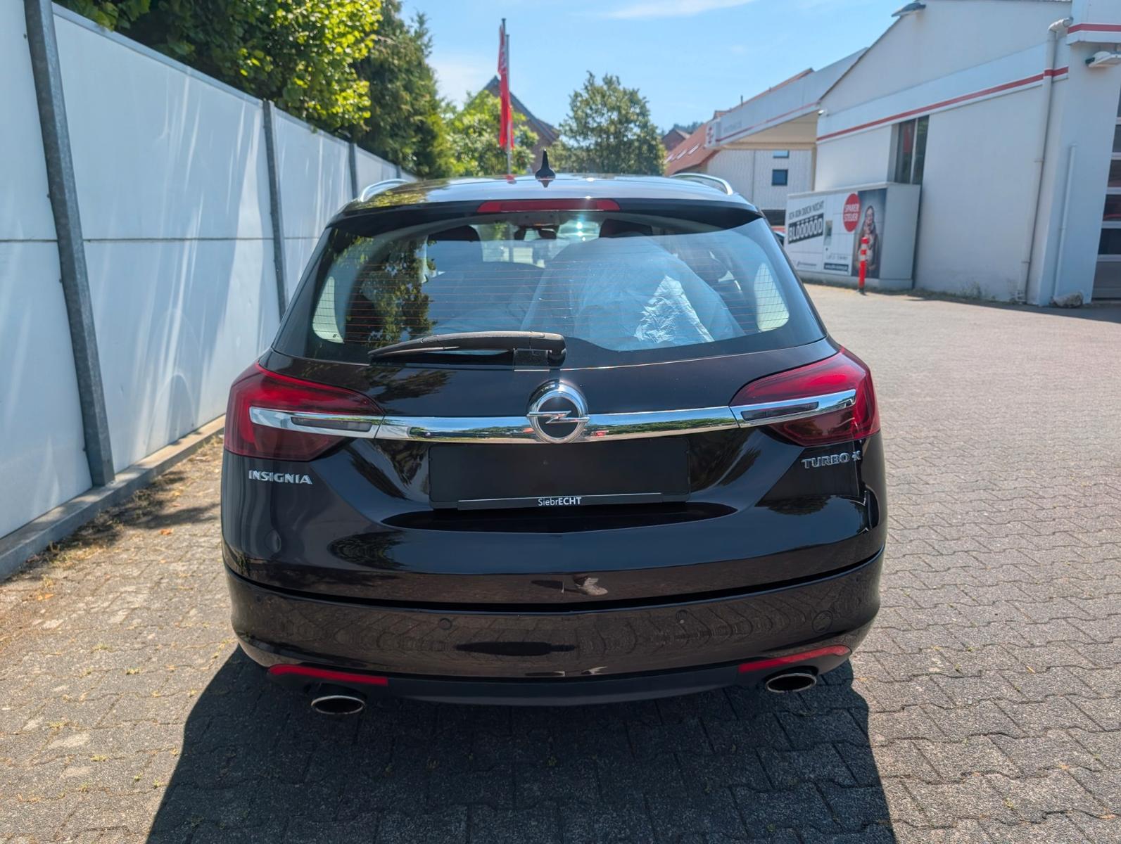 OPEL INSIGNIA SPORTS TOURER 2.0 TURBO 250ch INNOVATION 4X4 BVA Pack sport Attelage Historique présent - 2EME MAIN