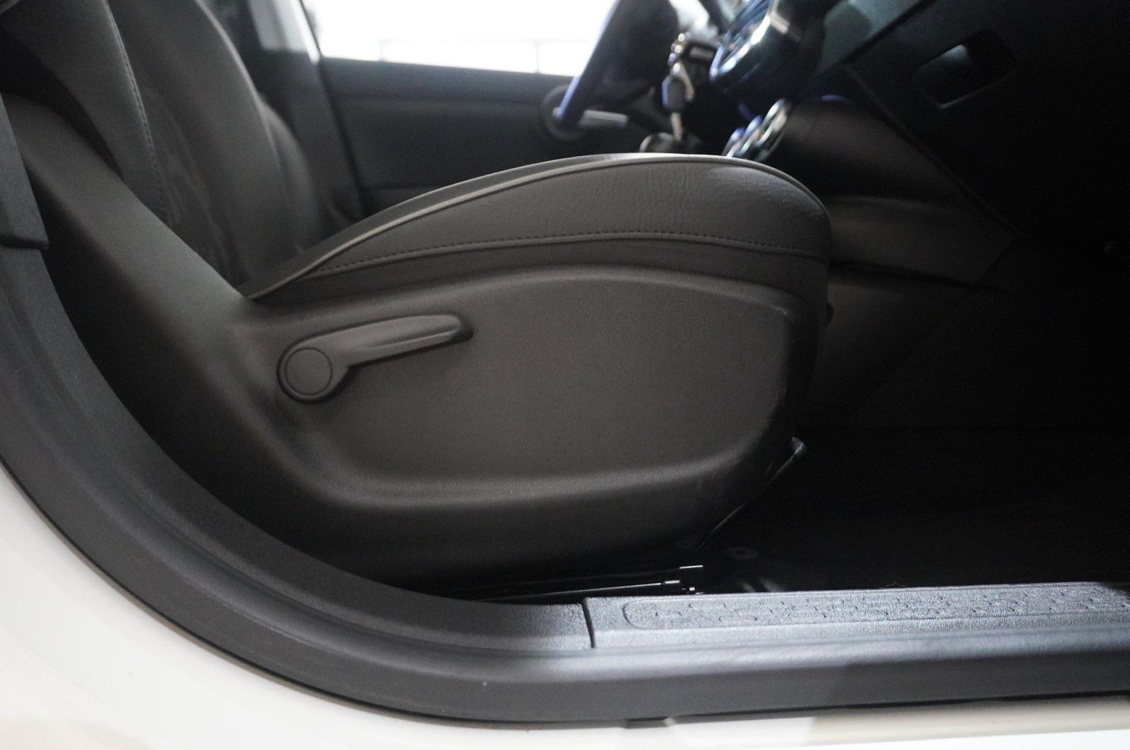 Fahrzeugabbildung Fiat 500X 1.3T CROSS DCT NAVI/LED/PDC/SPORT/TEMP/DAB+