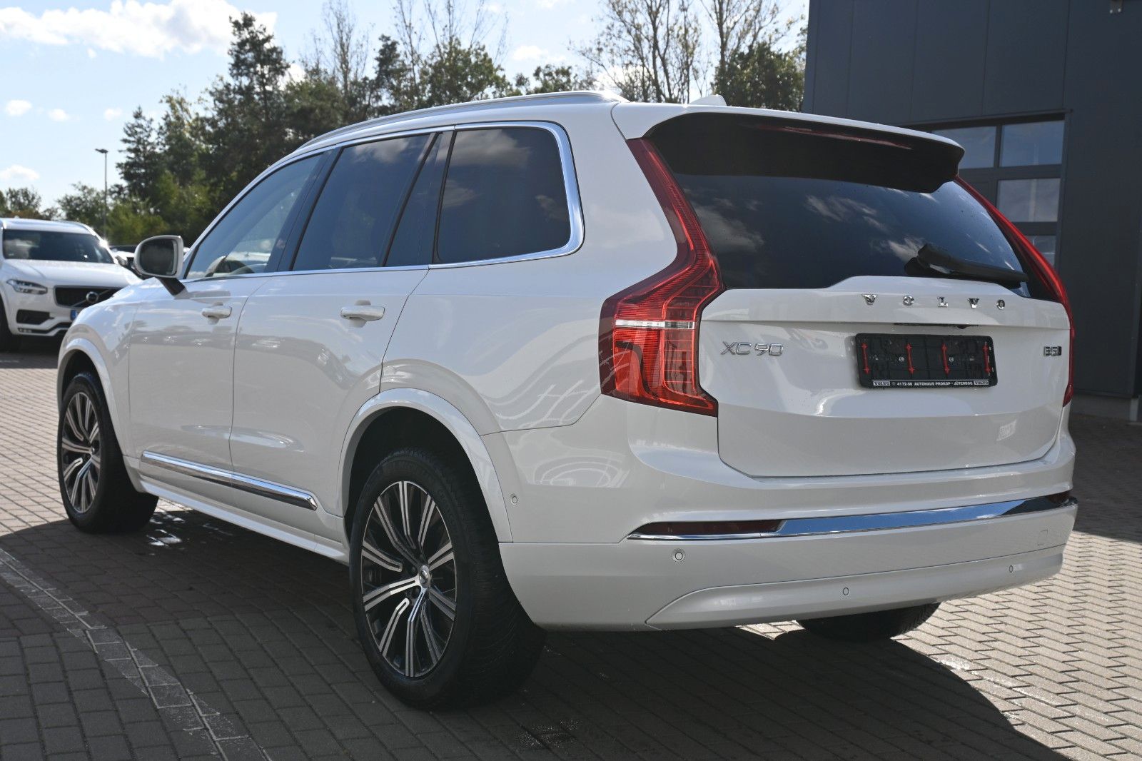 Fahrzeugabbildung Volvo XC90 B5 Bright *Stdhzg*Pano*360°*AHK*VOLL