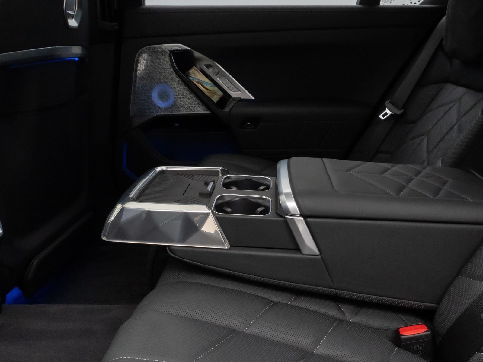 Fahrzeugabbildung BMW i7 xD60 M Sport 360°Pano B&W FondEnt SoftCL VOLL