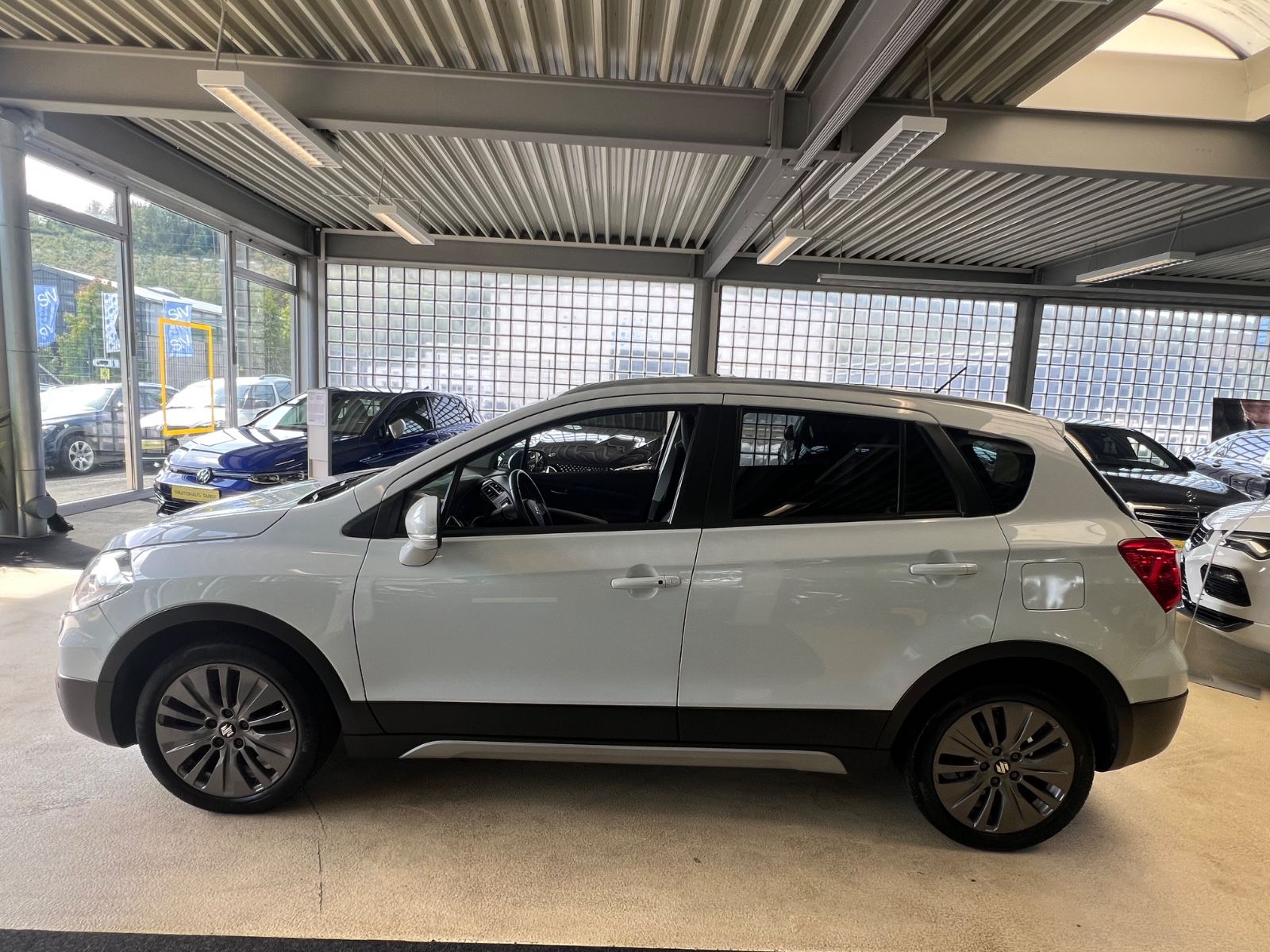 Fahrzeugabbildung Suzuki SX4 S-Cross Comfort+ 4x4 *PANO*LEDER*