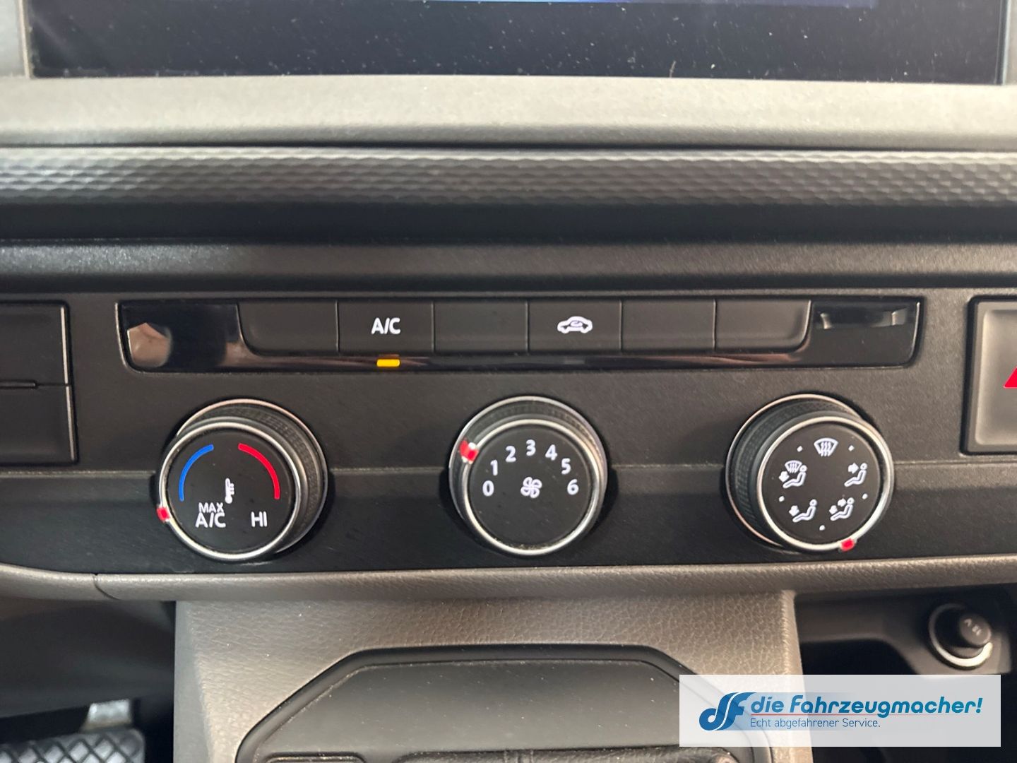 Fahrzeugabbildung Volkswagen Transporter T6.1 Kasten FWD Navi LED ACC Apple *