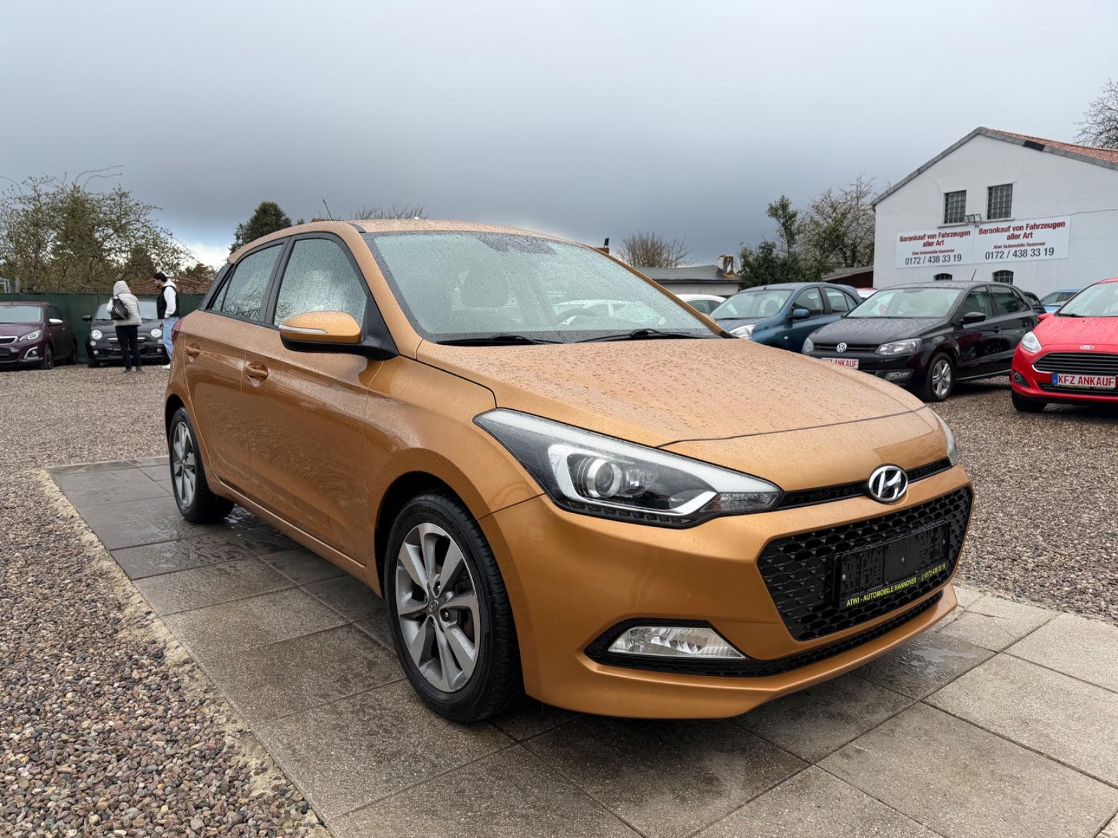 Hyundai i20 Intro Edition Sportsitze Sport Lenkrad