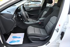 MERCEDES-BENZ GLA 200 d CDI Navi PDC Kamera Sitzhz. PanoramaSD MERCEDES-BENZ GLA 200 d CDI Navi PDC Kamera Sitzhz. PanoramaSD