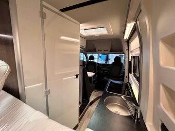 Westfalia Sven Hedin ACC LED AHK Markise Fußbodenheizung