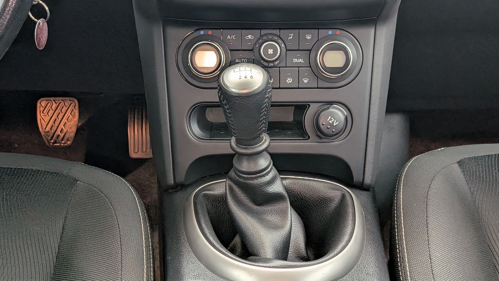 Fahrzeugabbildung Nissan Qashqai+2 2.0i 4x4 * AHK * Navi * Pano Acenta 7-