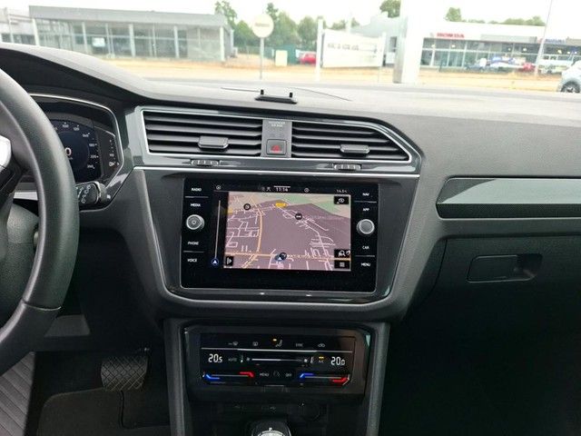 Fahrzeugabbildung Volkswagen Tiguan Life 2.0TDI DSG Navi LED ACC elekHeck