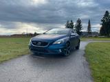 Volvo V40 D4 R-Design Summum*Top Aussattun... - Volvo V40 Limousine R design mit Diesel-Antrieb