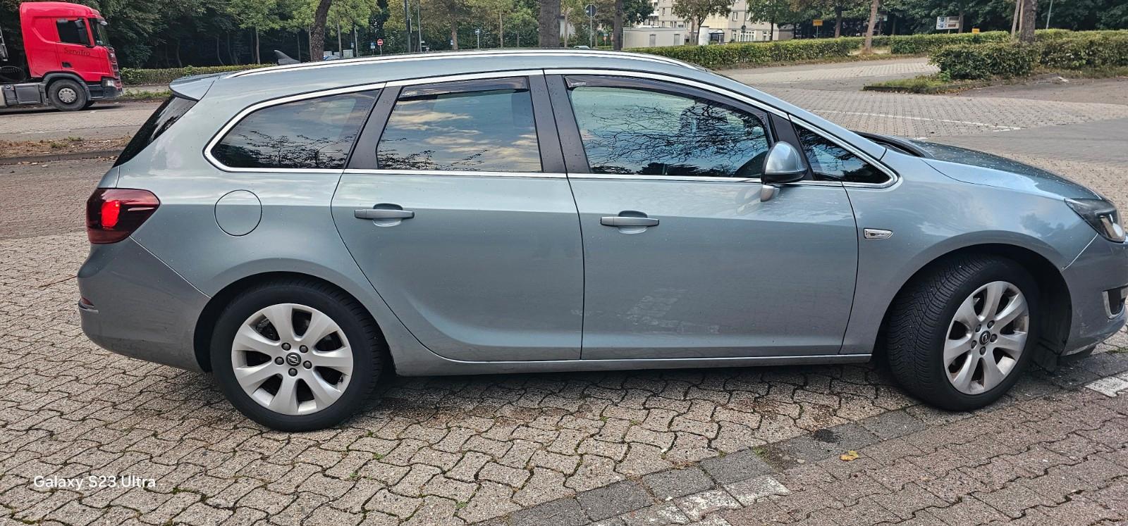 Opel Astra 2014 — photo 9