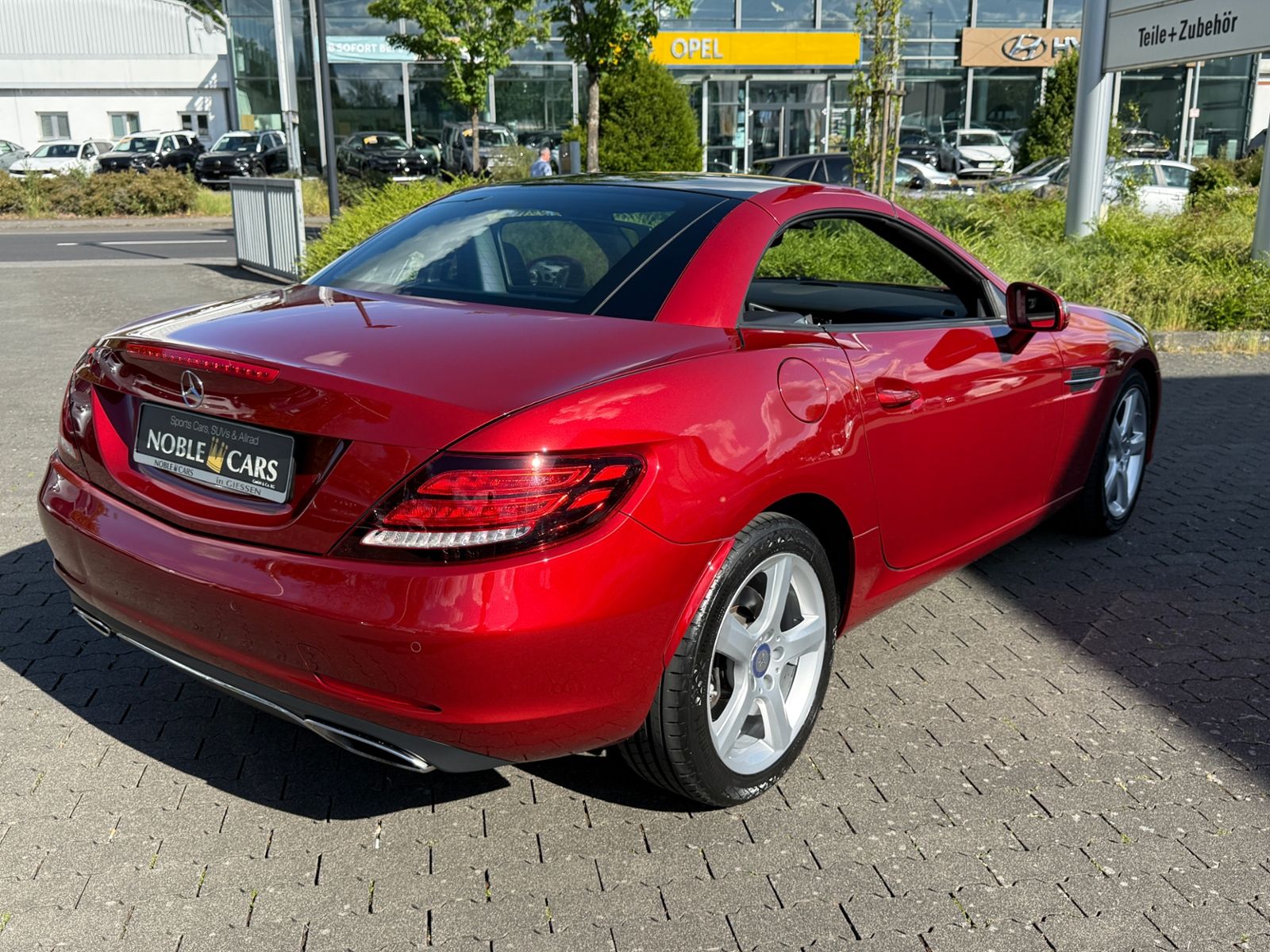 Fahrzeugabbildung Mercedes-Benz SLC 300 AIRSCARF LED NAVI SHZ