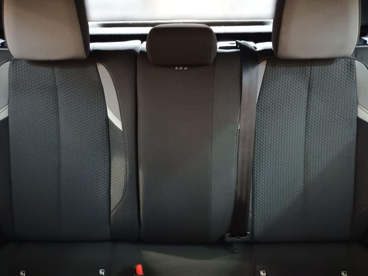 Fahrzeugabbildung Opel Astra L Edition Electric 115KW