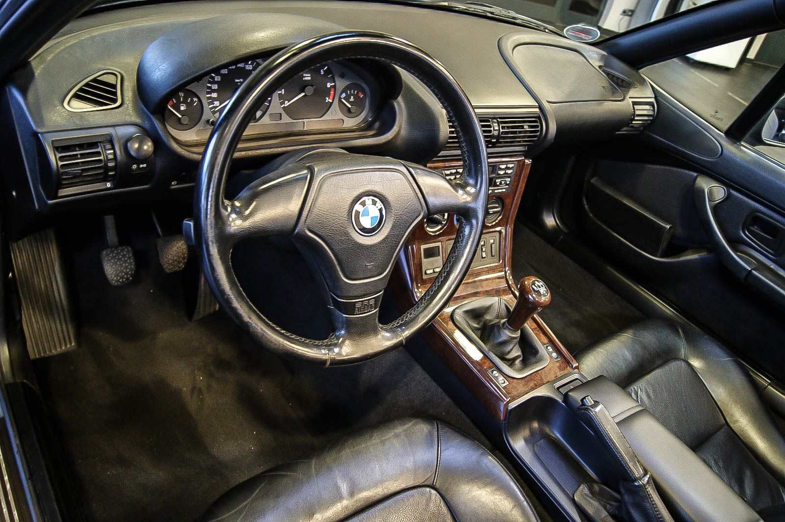Fahrzeugabbildung BMW Z3 1.9 UNIKAT KOMPLETT LEDERBEZOGEN WETTERFEST